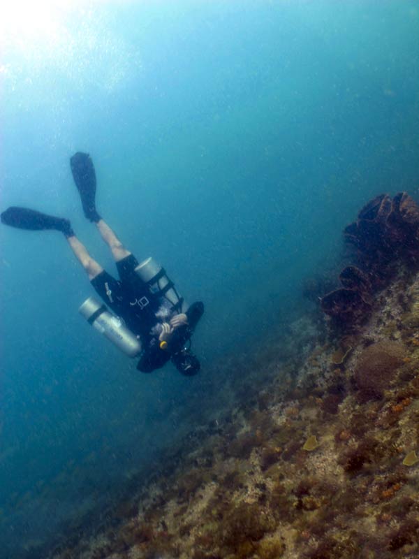 Sidemount diver Buoyancy Balance